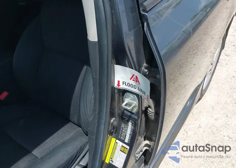 2011 Toyota Corolla S z USA, uszkodzony, nr VIN 2T1BU4EE3BC750607